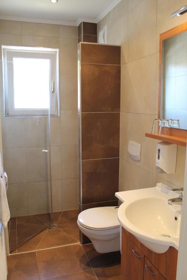 Zweibettzimmer mit Balkon