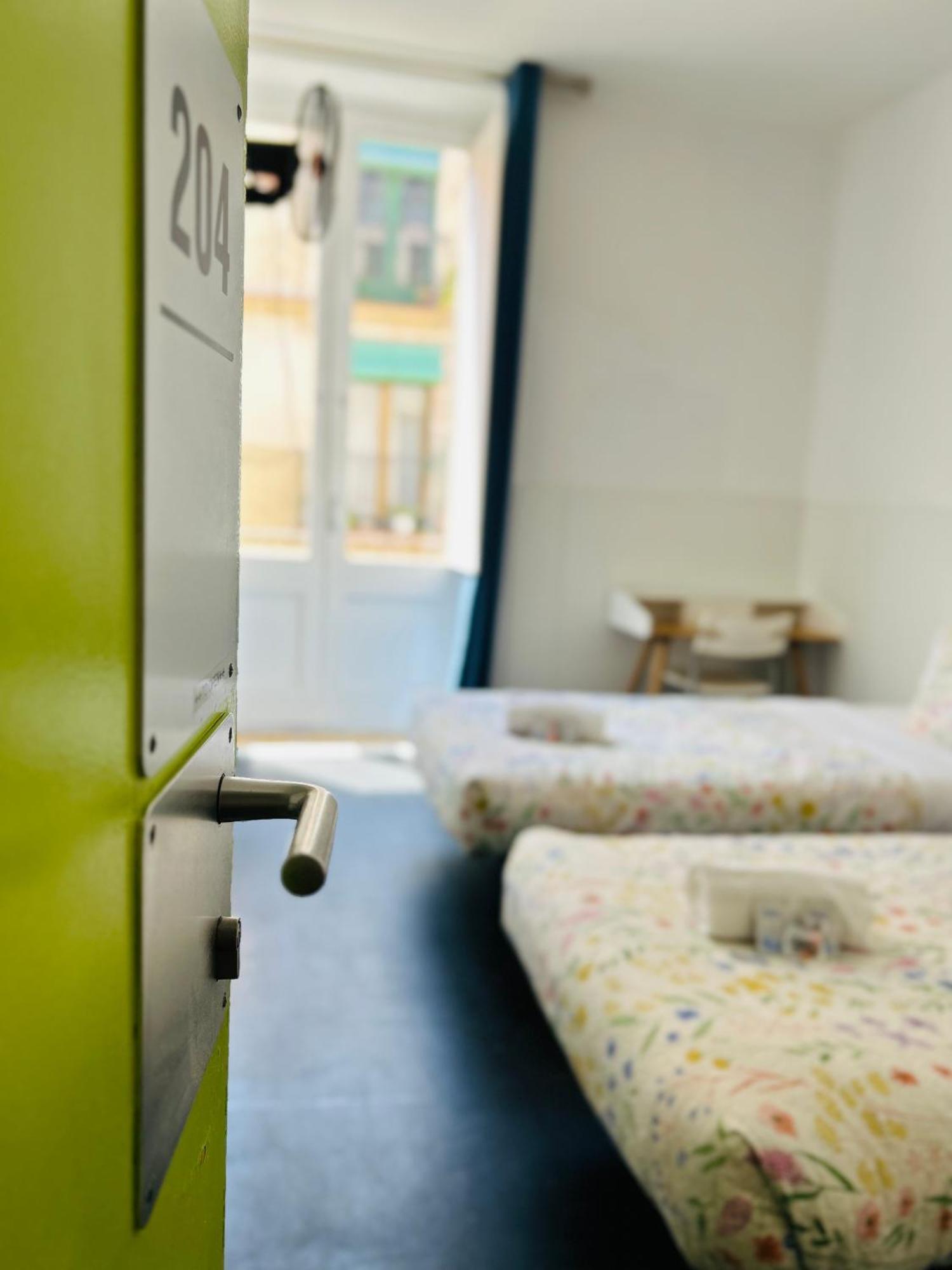 Zweibettzimmer mit Balkon
