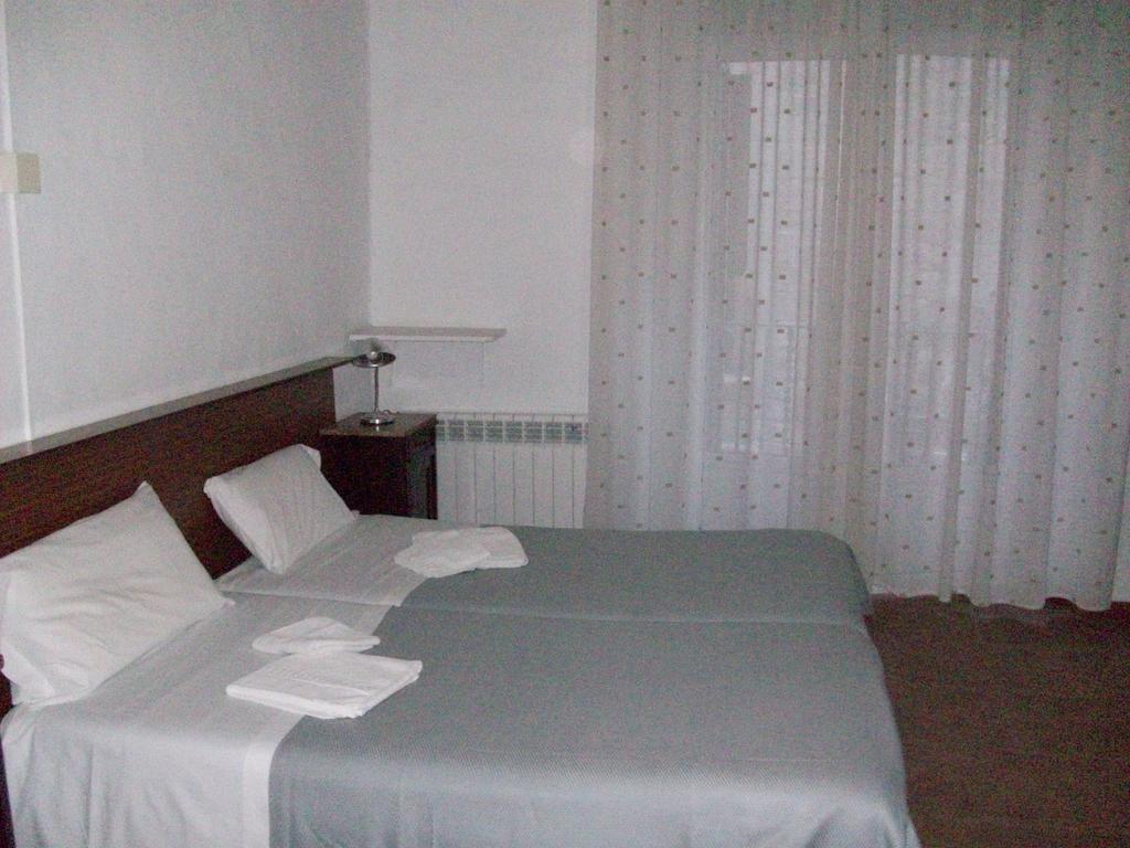 Doppel-/Zweibettzimmer mit eigenem Bad