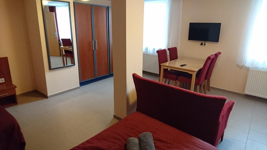 Bett im gemischten Schlafsaal mit 4 Betten