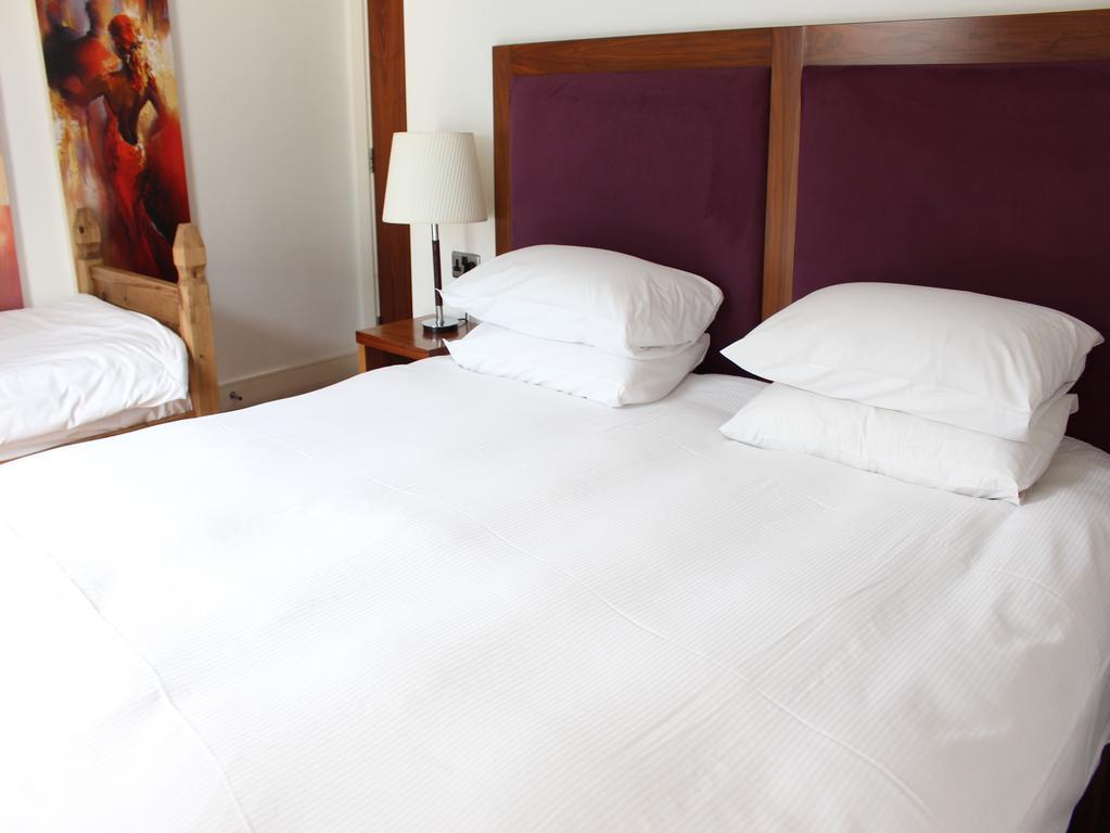 Double Room,377050885:JPEG