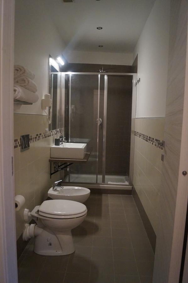 Zweibettzimmer mit eigenem Bad