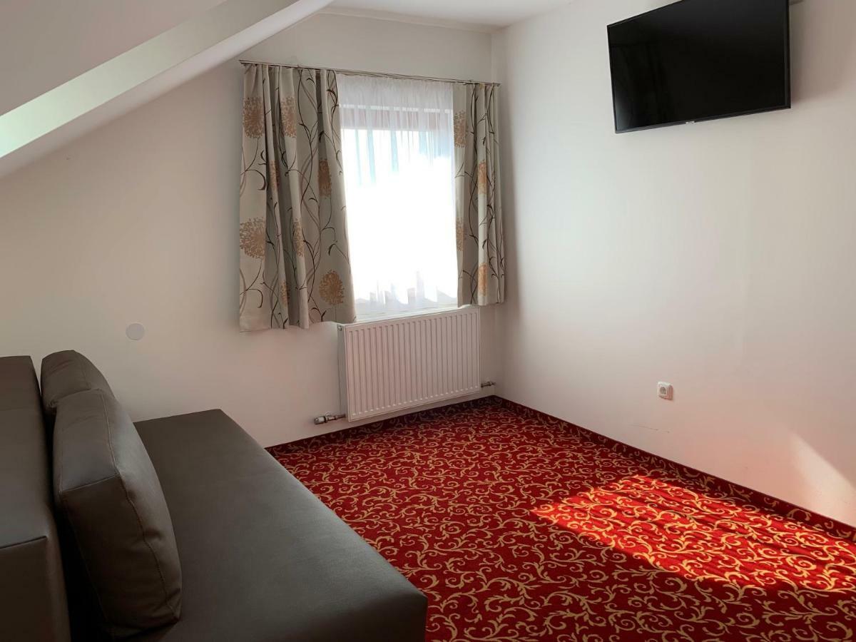 Familienzimmer mit Doppelbett