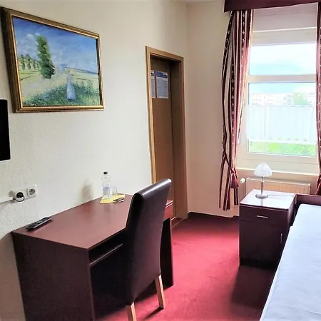 Hotel Am Sudenburger Hof-3