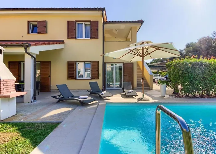Mit Privatpool Fuer 10 Personen Ca 200 Qm In Banjole, Istrien Istrische Riviera