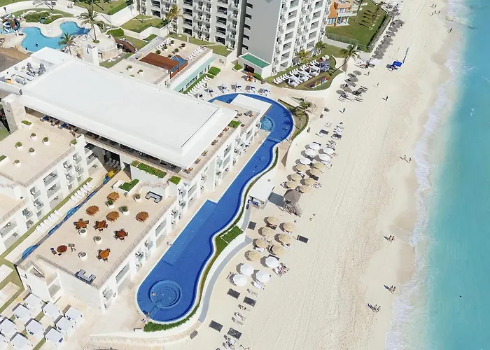 Ping Pong Hotel: Emporio Cancun