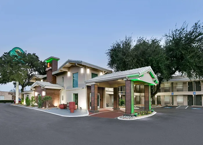 La Quinta Inn By Wyndham Dallas Uptown