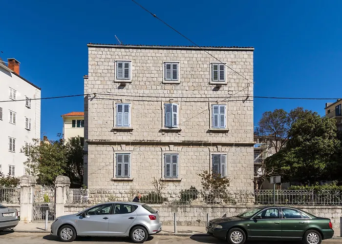 Resort: Pietra Rossa