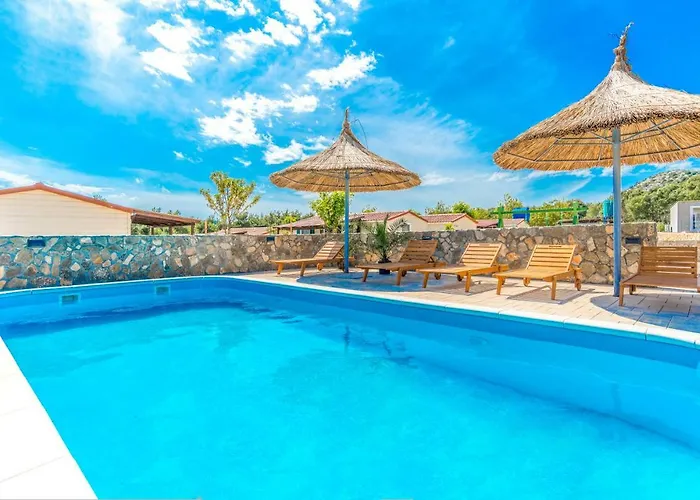 Camp Mateo With Pool